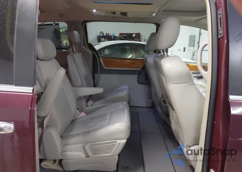 2009 Chrysler Town & Country Limited из США, поврежденный, VIN 2A8HR64X09R581966